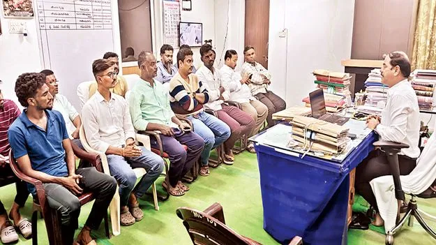 బాణసంచా దుకాణదారులు జాగ్రత్తలు తీసుకోవాలి