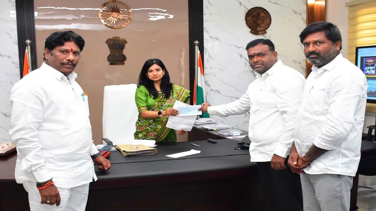 ‘పది’ ఫీజును చెల్లించిన కేంద్ర సహాయ మంత్రి