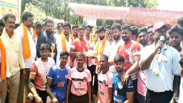 హోరాహోరీగా కబడ్డీ పోటీలు