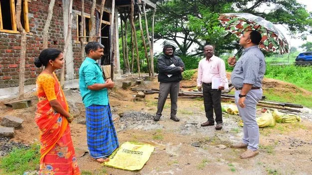 ఇందిరమ్మ ఇళ్లు త్వరగా పూర్తి చేసుకోవాలి