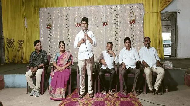 అభ్యర్థుల గెలుపునకు ప్రతి కార్యకర్త కష్ట పడాలి