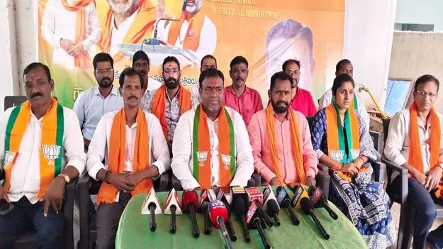 బీసీ బిల్లు పేరుతో మోసం చేస్తున్న రాష్ట్ర ప్రభుత్వం