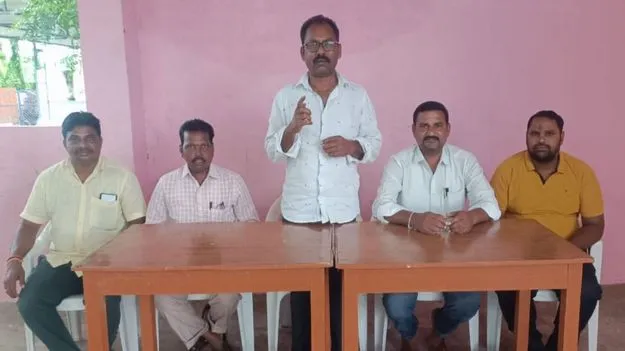 మరమగ్గాల కార్మికుల సమస్యలను పరిష్కరించాలి