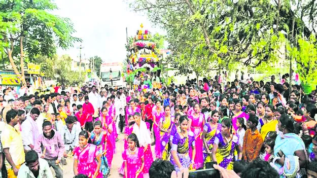 ఘనంగా గజగౌరీ నిమజ్జనం