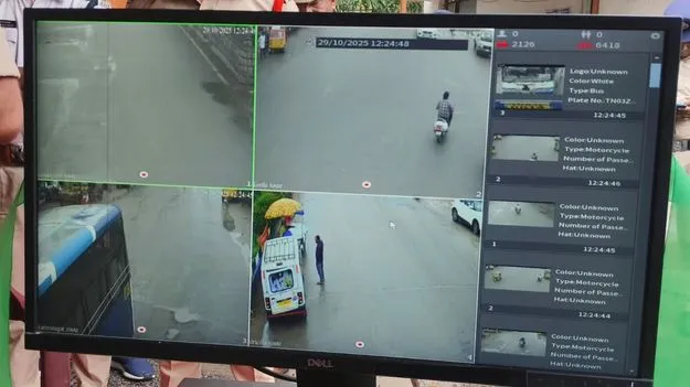 వేములవాడలో వాహనదారులపై నిఘా