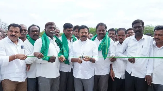 సీసీఐ కొనుగోలు కేంద్రాల్లోనే పత్తిని విక్రయించాలి