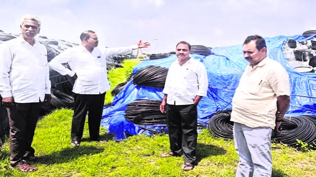 సామూహిక బిందుసేద్యం ప్రాజెక్టు పూర్తిచేయాలి 