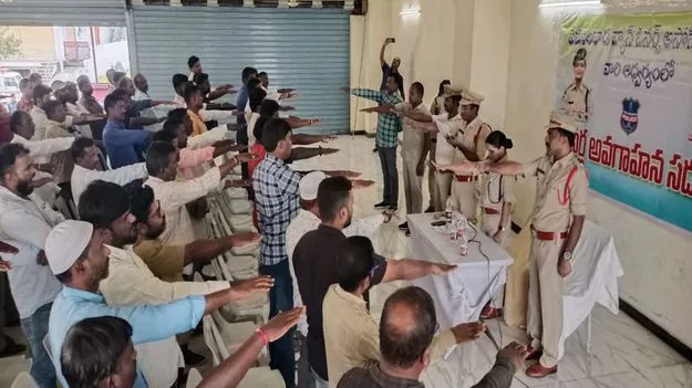 డ్రైవర్లు బాధ్యతగా వ్యవహరించాలి