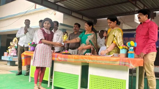 బాలికలు విద్యావంతులుగా ఎదగాలి