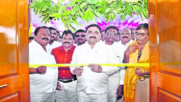 రూ. 7.85 కోట్లతో ఆరోగ్య కేంద్రాలు: విప్‌