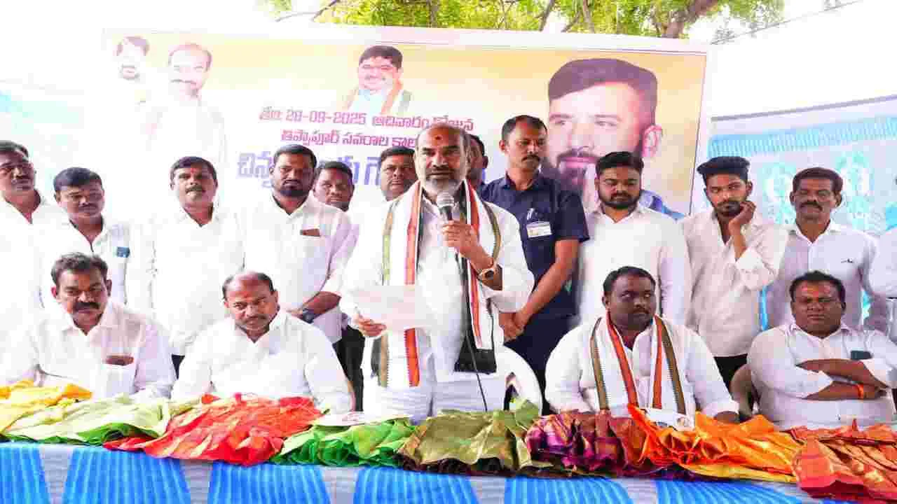 శాలువాలను డ్రెస్సులుగా మార్చాలనే ఆలోచన గొప్పది