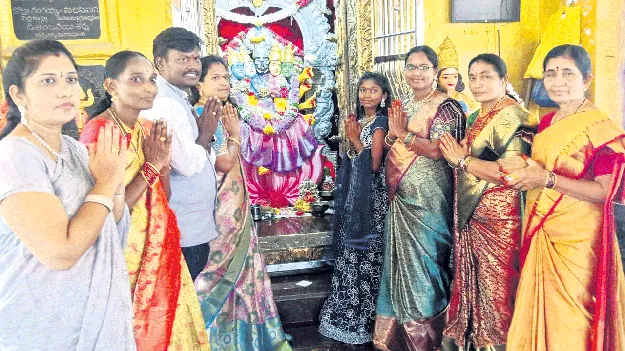 అన్నపూర్ణాదేవిగా అమ్మవారు