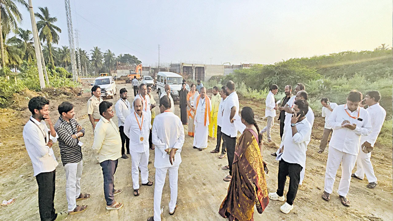 గిరిప్రదక్షిణ విజయవంతం చేయాలి