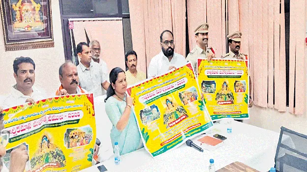 భక్తులకు ఇబ్బందులు రాకూడదు