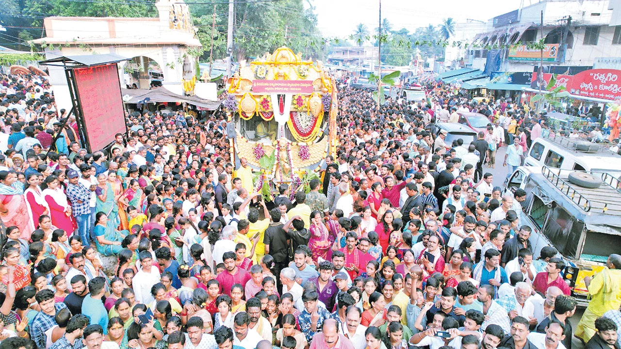 నేడే వేడుక..