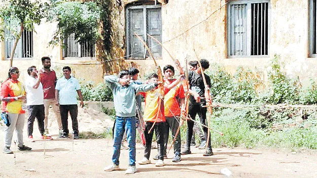పిఠాపురంలో ఉమ్మడి జిల్లా ఆర్చరీ పోటీలు