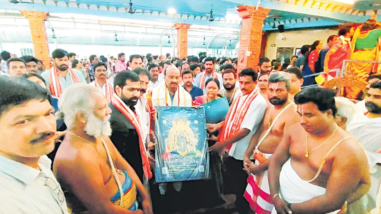 వెంకన్న ఆలయాభివృద్ధికి కృషి చేస్తా