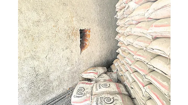 బ్యాంకు దోపిడీకి ‘వెనుక’ ప్లాన్‌ 