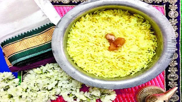 బంగారం లాంటి అన్నం.. మనవాళ్లు మొదటగా రుచి చూసింది ఏంటంటే..