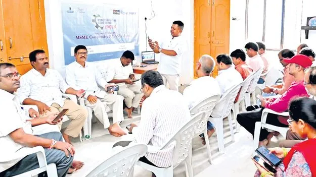 చేనేత పథకాలను సద్వినియోగం చేసుకోవాలి