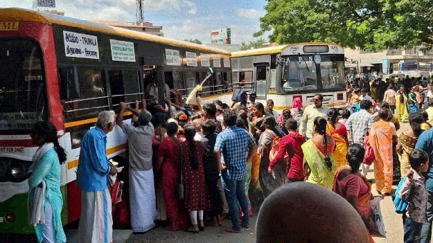 సీబీఎ్‌సకు పోటెత్తిన భక్తులు