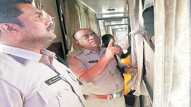 ప్రైవేటు ట్రావెల్స్‌పై ఆర్టీఏ అధికారుల కొరడా