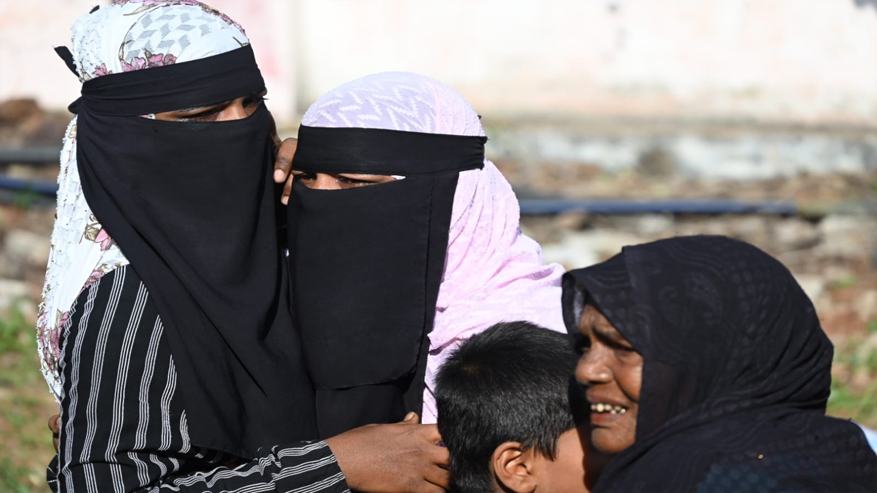 చేవెళ్ల ఆస్పత్రి వద్ద హృదయ విదారక దృశ్యాలు