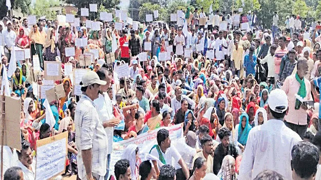 ప్రతి ఒక్కరికీ పరిహారమివ్వాలి