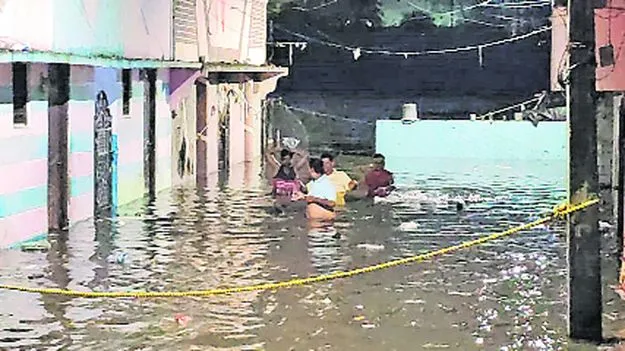 Hyderabad: వణికించిన మూసీ.. బస్తీలు, కాలనీలు జలమయం.. ఉగ్రరూపం దాల్చిన నది