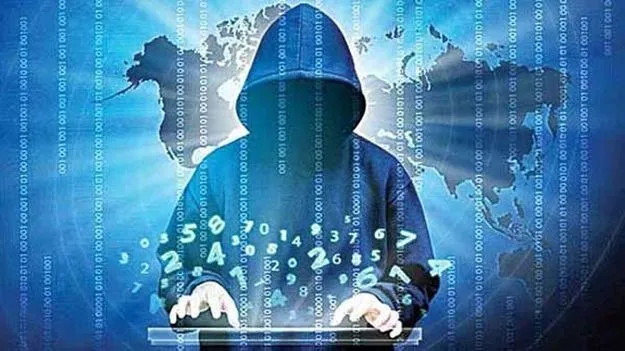 Hyderabad: ఏపీకే లింక్‌ పంపి.. ఫోన్‌ హ్యాక్‌ చేసి..