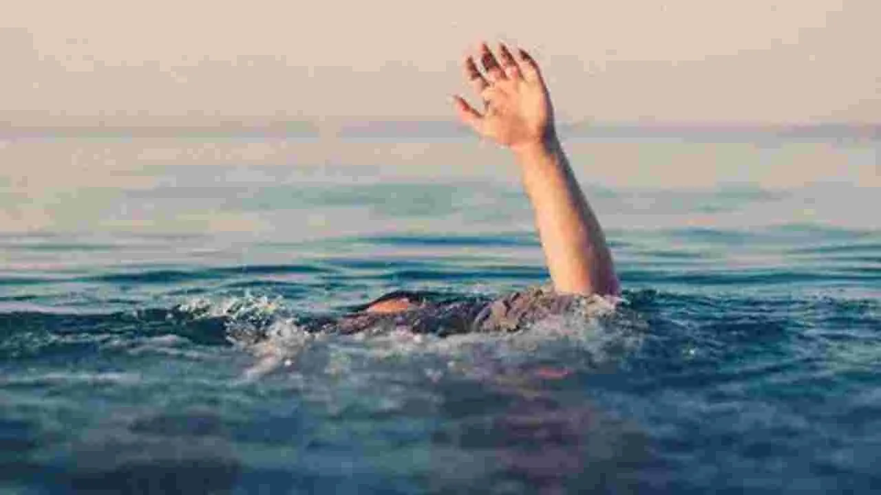 Hyderabad: నార్సింగ్‌లో విషాదం.. చెరువులో మునిగి అమ్మమ్మ, మనవరాలు మృతి