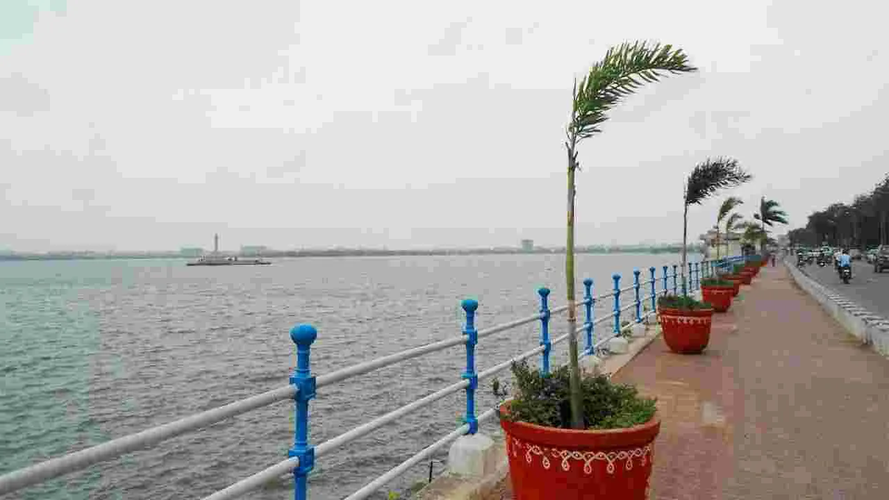 Hyderabad: మీరు ట్యాంక్‌బండ్‌ వైపు వెళుతున్నారా.. అయితే ఈ సమాచారం తెలుసుకోవాల్సిందే..