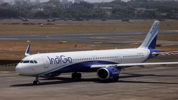 Indigo flight: ఇండిగో విమానం క్యాబిన్‌ క్రూ ఆత్మహత్య 