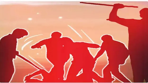 Hyderabad: గదిలో నిర్బంధించి.. మూకుమ్మడి దాడి