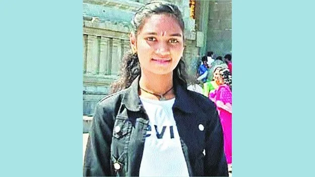 Hyderabad: చదువుకోమని తల్లి మందలించినందుకు..