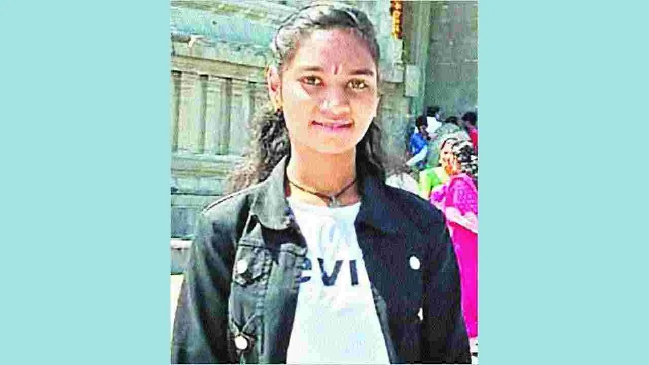 Hyderabad: చదువుకోమని తల్లి మందలించినందుకు..