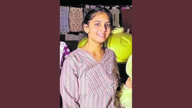 Hyderabad: ప్రేమ పేరుతో యువకుడి వేధింపులు.. ఉరేసుకుని..