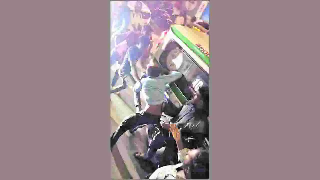 Hyderabad: మద్యం మత్తులో అంబులెన్స్‌ డ్రైవర్‌పై దాడి