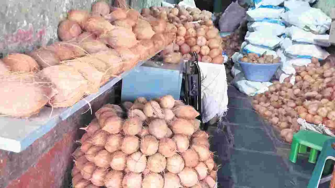 కొబ్బరికాయల ధరలకు రెక్కలు