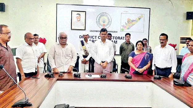 వందేమాతరం గొప్పతనం భావితరాలకు తెలియాలి