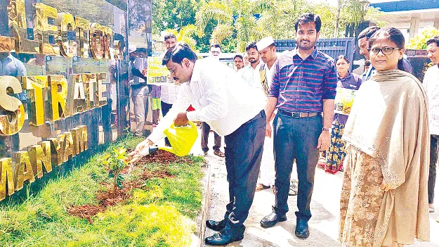   Industry  ప్రతి సచివాలయం పరిధిలో పరిశ్రమ ఉండాలి