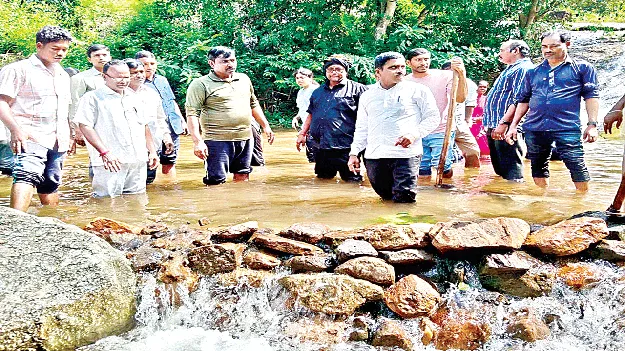  Tourism Hub  మన్యాన్ని పర్యాటక హబ్‌గా మార్చాలి