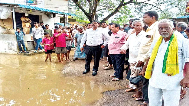  Cyclone Damages తుఫాన్‌ నష్టాలపై దృష్టిపెట్టండి