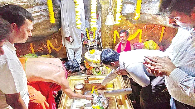   Field Level క్షేత్రస్థాయిలో పర్యటించాలి