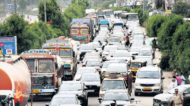 హైదరాబాద్‌ నుంచి స్వగ్రామాలకు