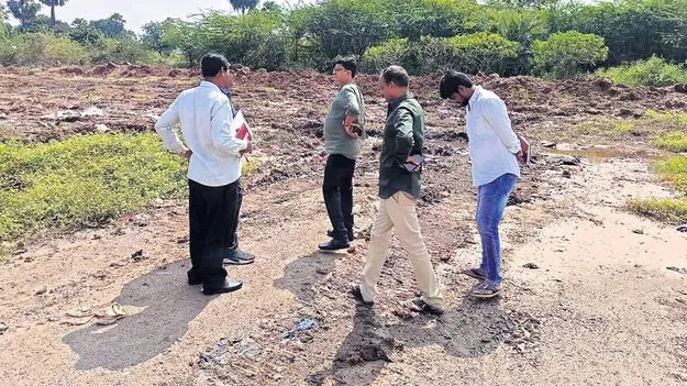 అలుగునీటి కాల్వ ఏర్పాటుకు ప్రణాళిక