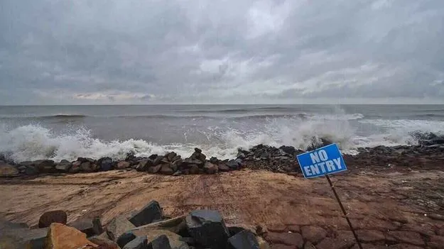 Cyclone Montha Safety Guidelines: తుపాను తర్వాత తీసుకోవాల్సిన జాగ్రత్తలు ఇవే..