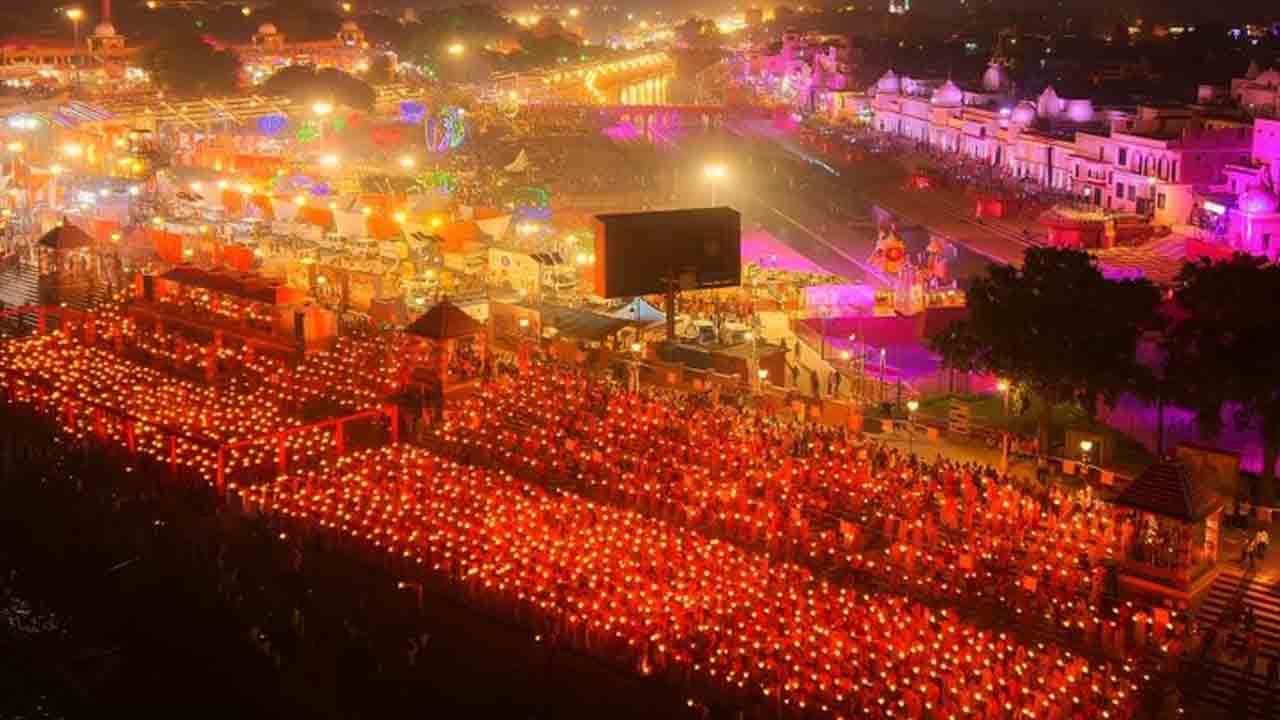 Diwali Celebrations: దేశ వ్యాప్తంగా దీపావళి సంబరాలు..