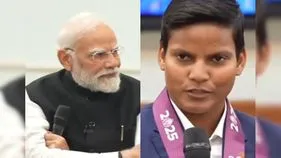 Deepti Sharma Meets PM Modi: హనుమాన్‌ టాటూ మీకెలా ఉపయోగపడుతుంది?.. దీప్తి శర్మకు ప్రధాని మోదీ ప్రశ్న