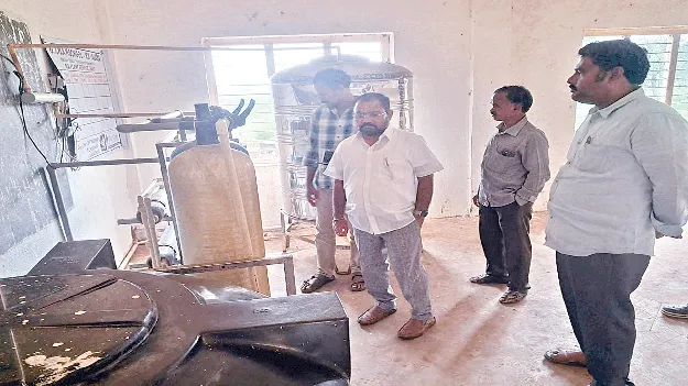 Weekly Medical Checkups  విద్యార్థులకు  ప్రతివారం వైద్య పరీక్షలు